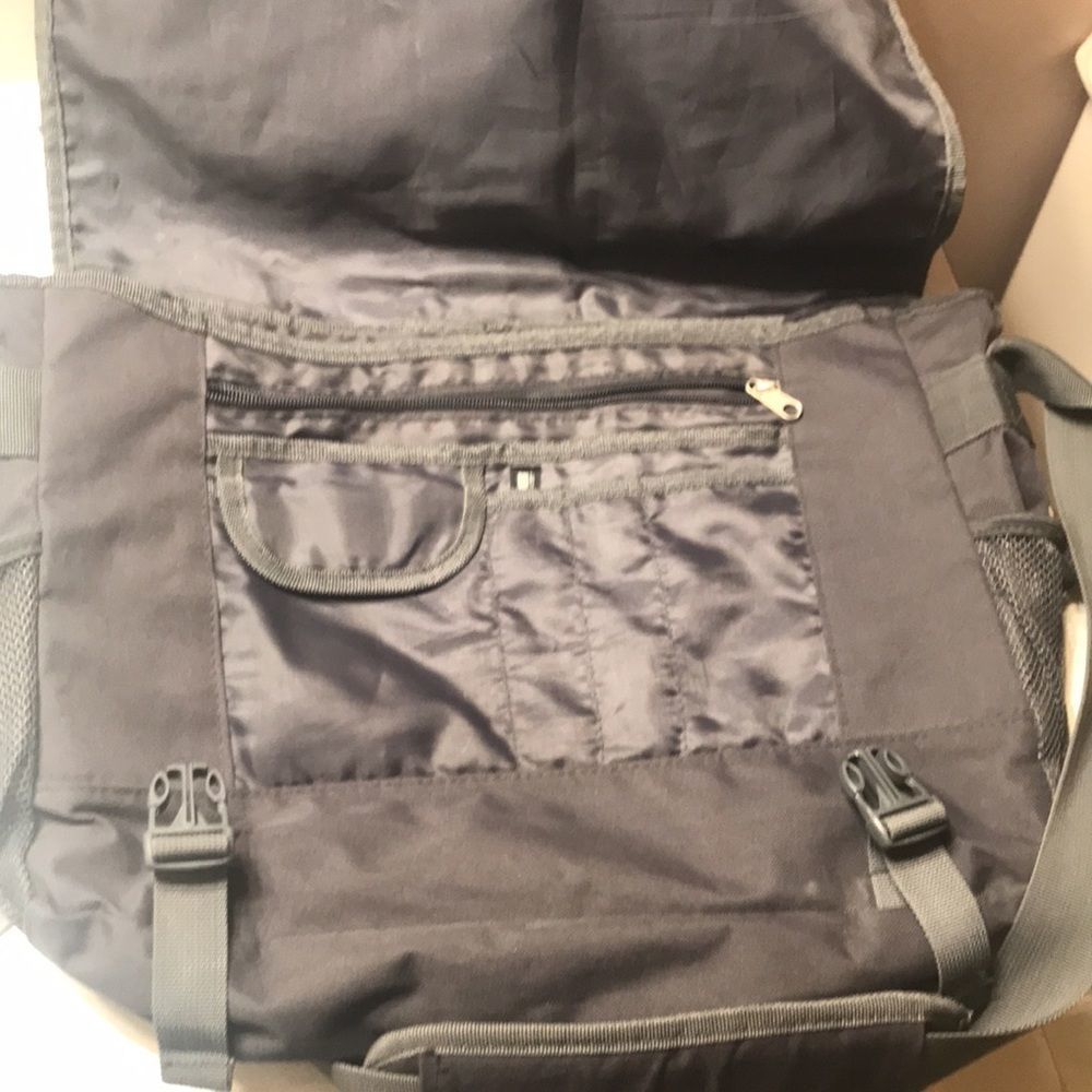 Intrepid laptop bag/case - Picture 3 of 6